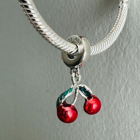 Brand new authentic pandora cherry charm / pandora bracelet / pandora charms - Picture 3 of 7
